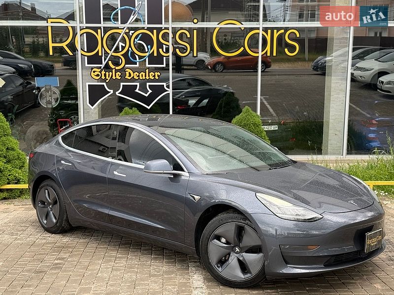 Tesla Model 3 2020