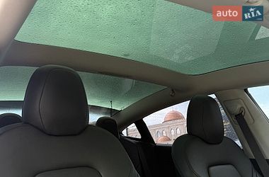 Седан Tesla Model 3 2020 в Одесі