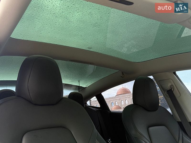 Седан Tesla Model 3 2020 в Одесі