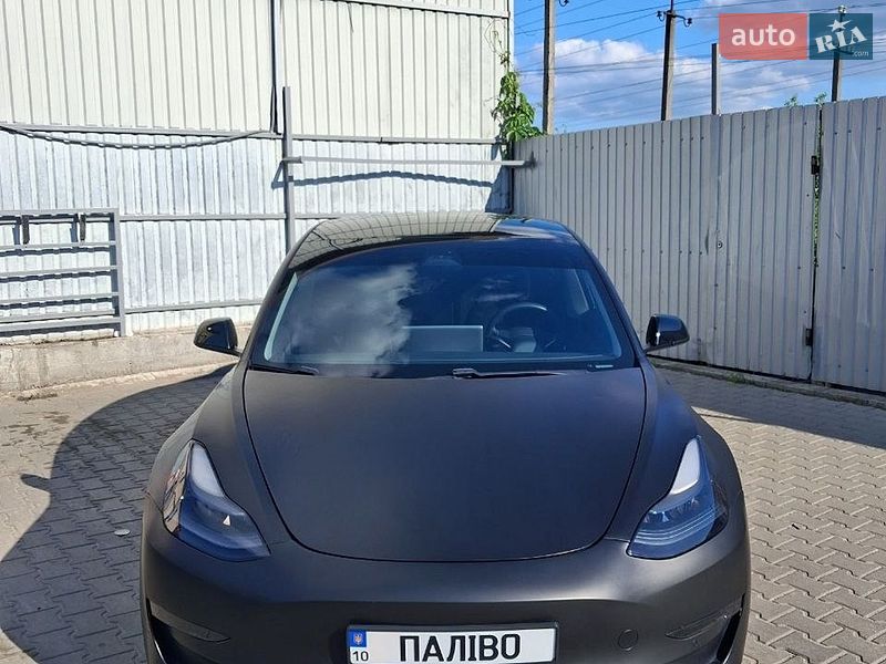 Седан Tesla Model 3 2021 в Киеве