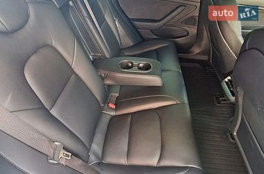 Седан Tesla Model 3 2021 в Киеве