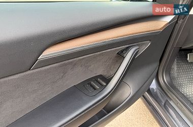 Седан Tesla Model 3 2021 в Киеве