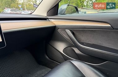 Седан Tesla Model 3 2021 в Киеве