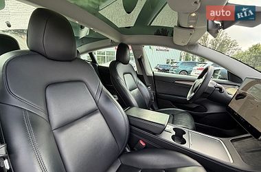 Седан Tesla Model 3 2021 в Киеве