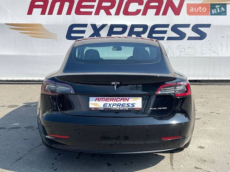 Седан Tesla Model 3 2021 в Києві