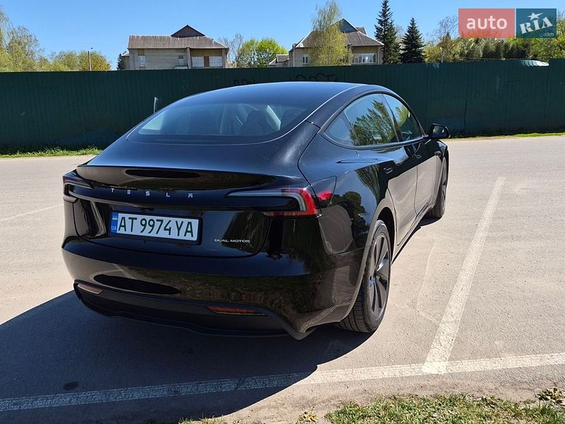 Седан Tesla Model 3 2024 в Ивано-Франковске