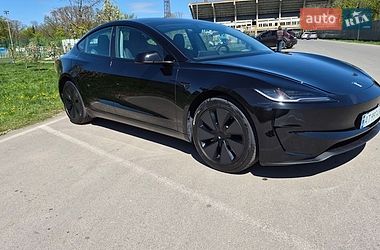 Седан Tesla Model 3 2024 в Ивано-Франковске