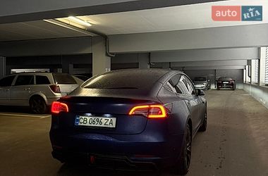 Седан Tesla Model 3 2022 в Чернигове