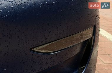 Седан Tesla Model 3 2022 в Чернигове