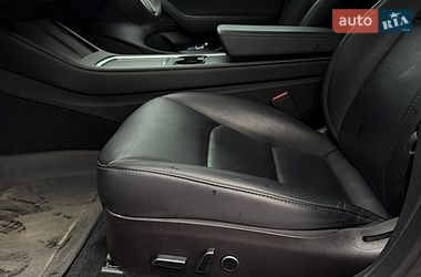 Седан Tesla Model 3 2022 в Чернигове