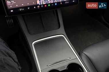 Седан Tesla Model 3 2022 в Чернигове