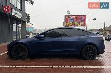 Седан Tesla Model 3 2022 в Чернигове