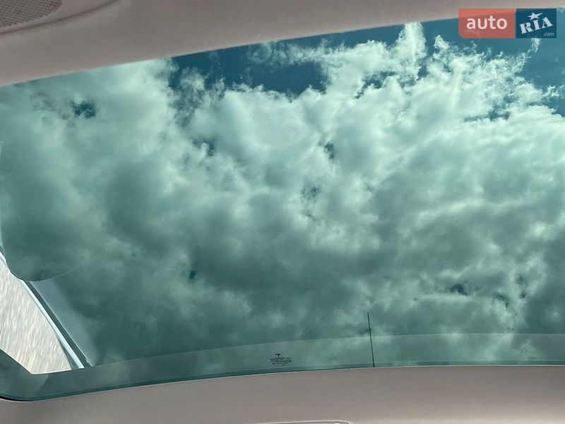 Седан Tesla Model 3 2019 в Львове