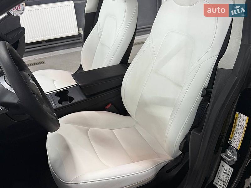 Седан Tesla Model 3 2023 в Києві