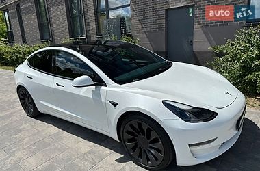 Седан Tesla Model 3 2021 в Львове