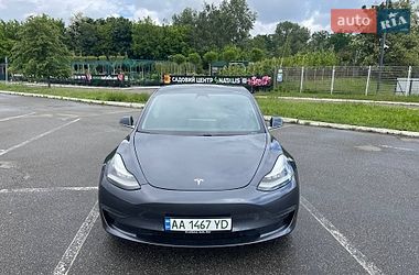 Седан Tesla Model 3 2019 в Киеве