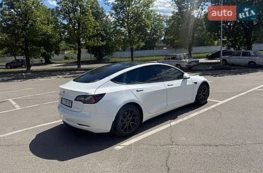 Седан Tesla Model 3 2021 в Львові