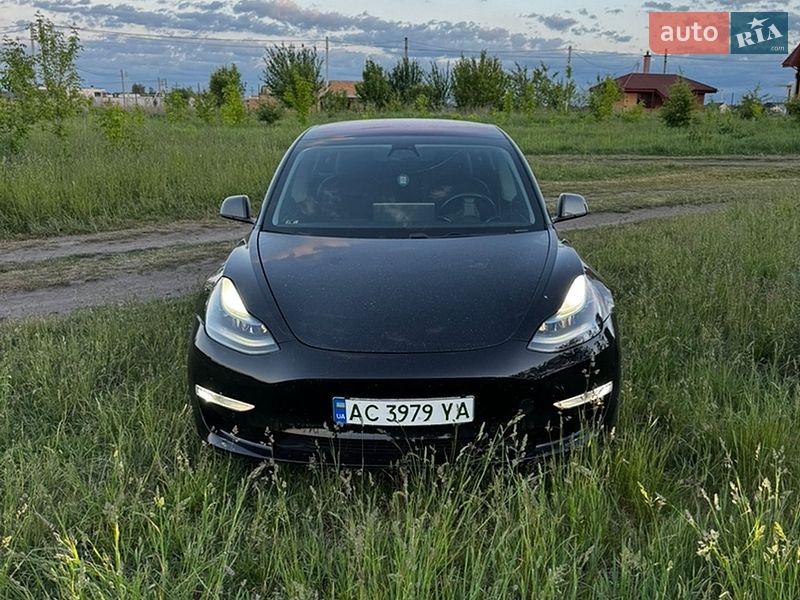 Седан Tesla Model 3 2018 в Луцьку