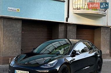 Седан Tesla Model 3 2021 в Івано-Франківську