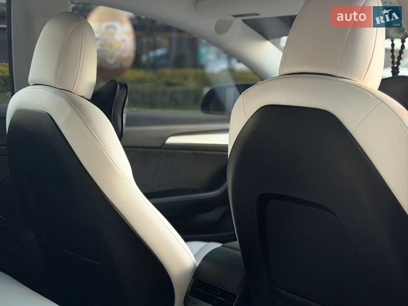 Седан Tesla Model 3 2021 в Івано-Франківську