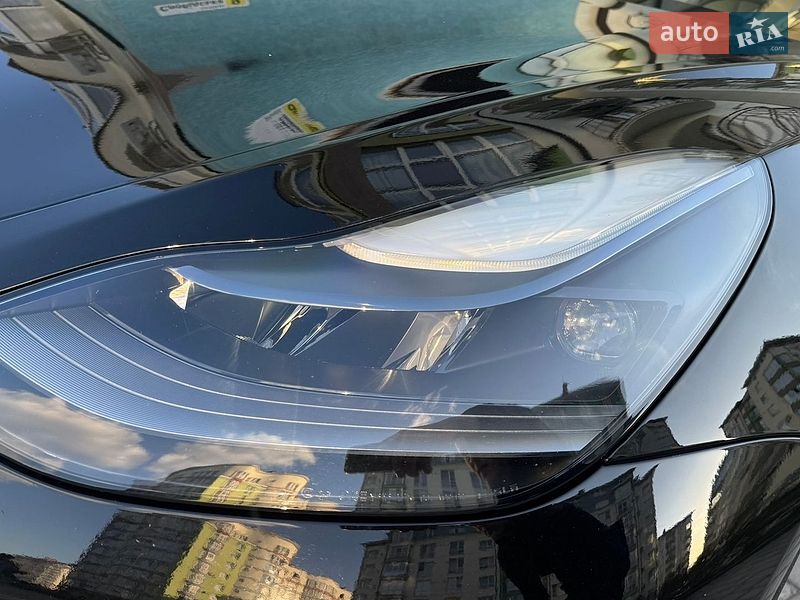 Седан Tesla Model 3 2021 в Івано-Франківську