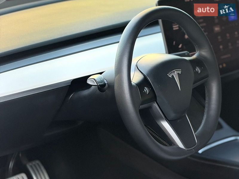 Седан Tesla Model 3 2021 в Івано-Франківську