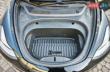 Седан Tesla Model 3 2020 в Ивано-Франковске