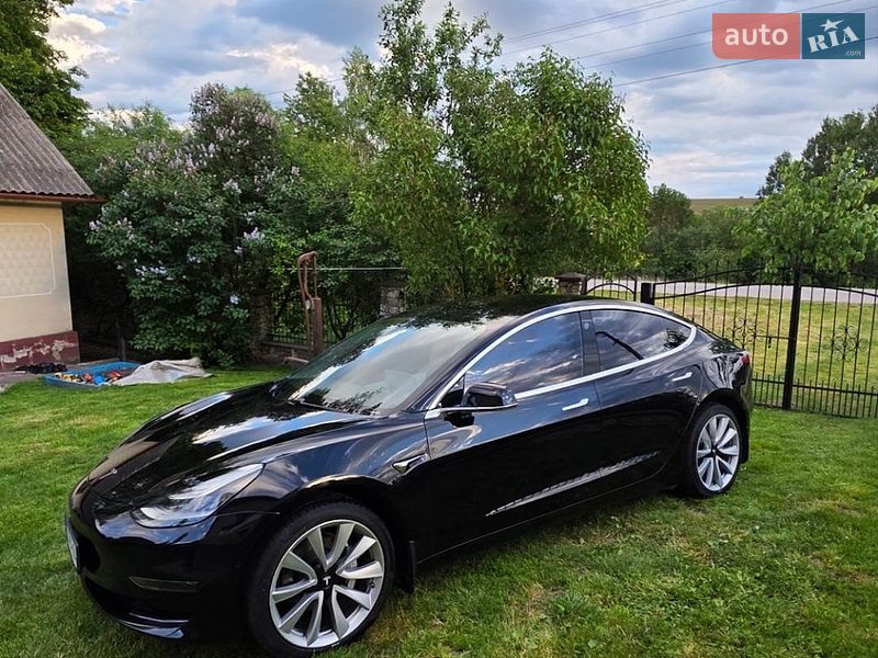 Седан Tesla Model 3 2019 в Тернополі