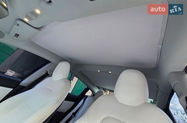 Седан Tesla Model 3 2019 в Тернополі