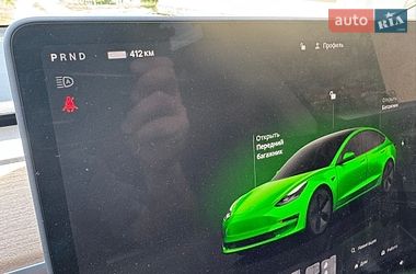 Седан Tesla Model 3 2023 в Долині