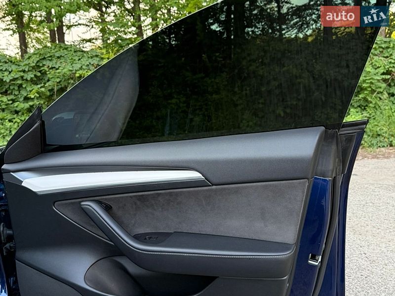 Седан Tesla Model 3 2022 в Львові