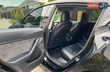 Седан Tesla Model 3 2022 в Луцьку