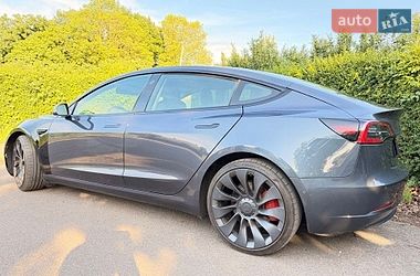 Седан Tesla Model 3 2021 в Києві