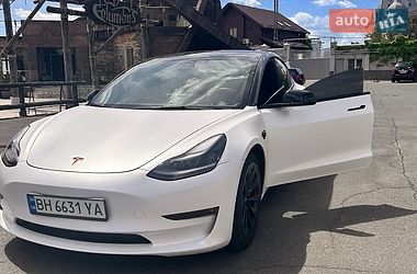 Седан Tesla Model 3 2023 в Одесі