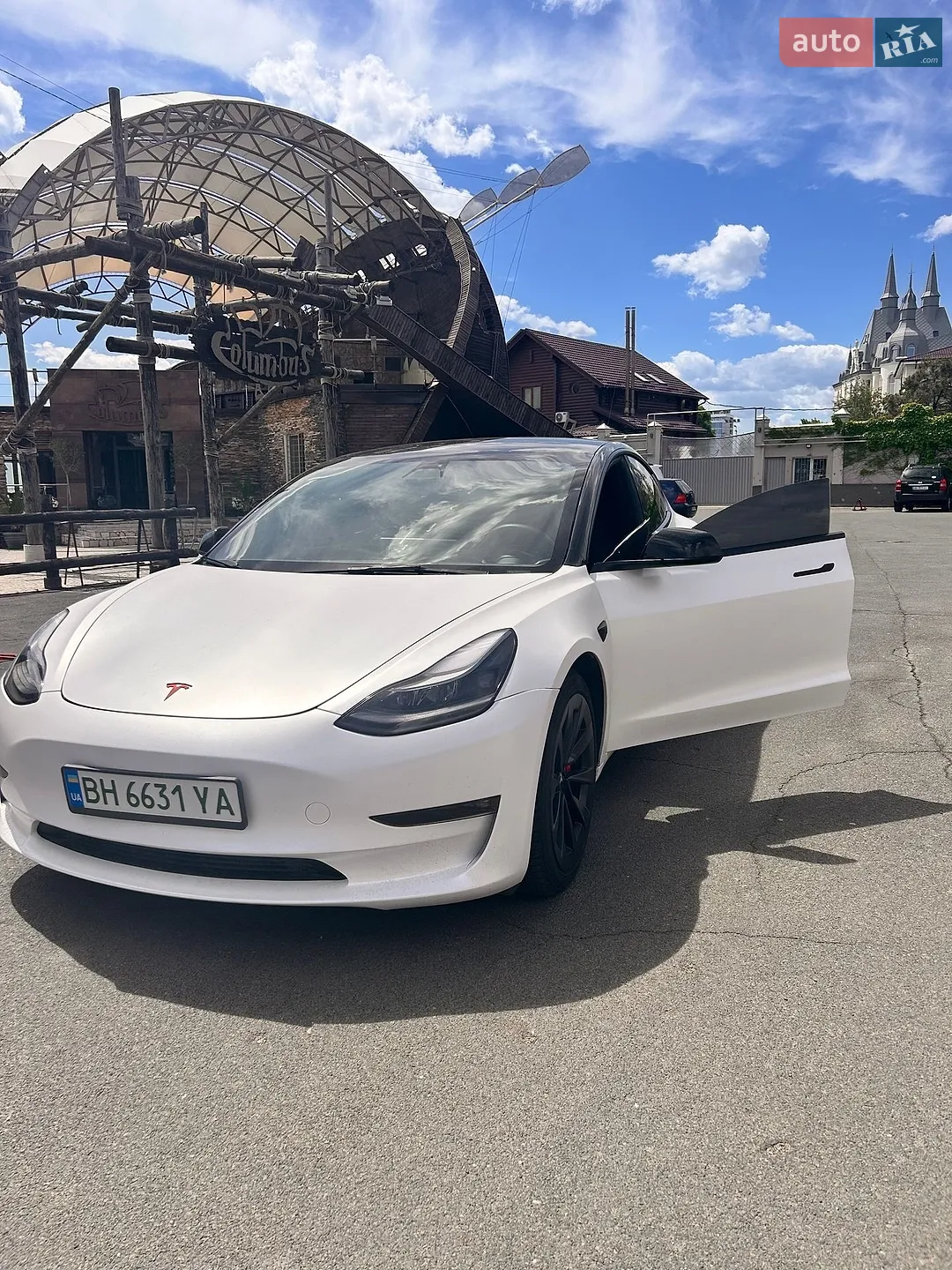 2023 Tesla Model 3 - фото 1