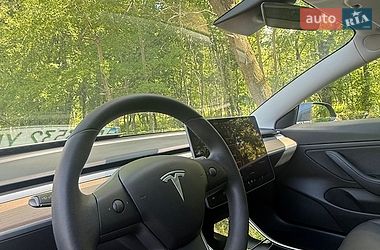 Седан Tesla Model 3 2020 в Києві