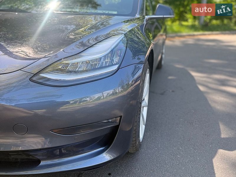 Седан Tesla Model 3 2020 в Києві