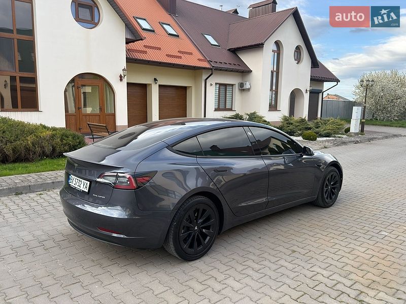 Седан Tesla Model 3 2021 в Хмельницькому