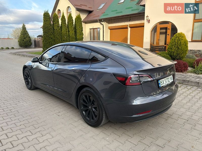 Седан Tesla Model 3 2021 в Хмельницькому