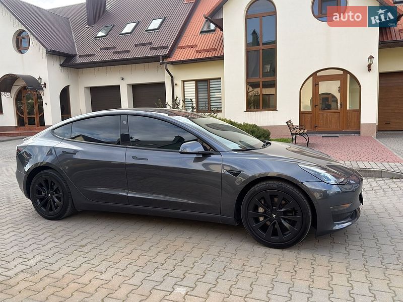 Седан Tesla Model 3 2021 в Хмельницькому