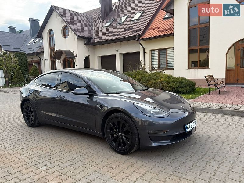 Седан Tesla Model 3 2021 в Хмельницькому