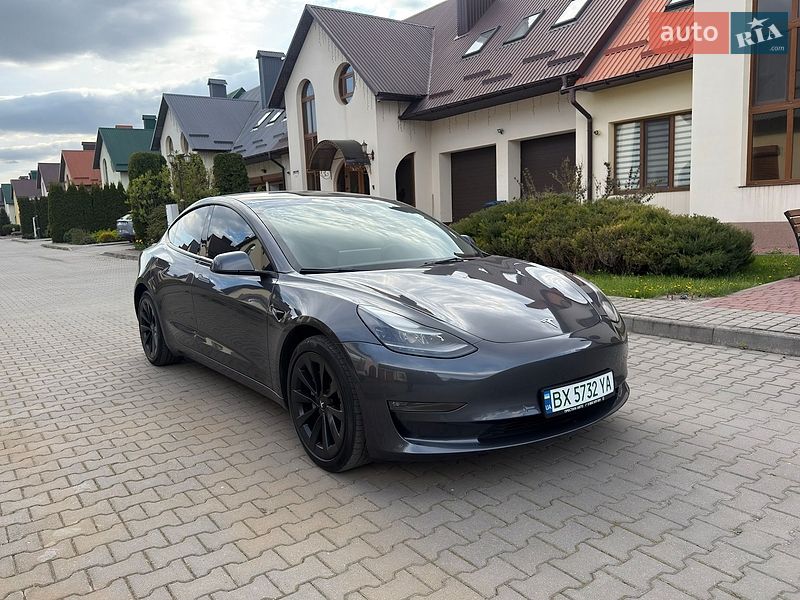 Седан Tesla Model 3 2021 в Хмельницькому