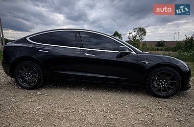 Седан Tesla Model 3 2018 в Долине