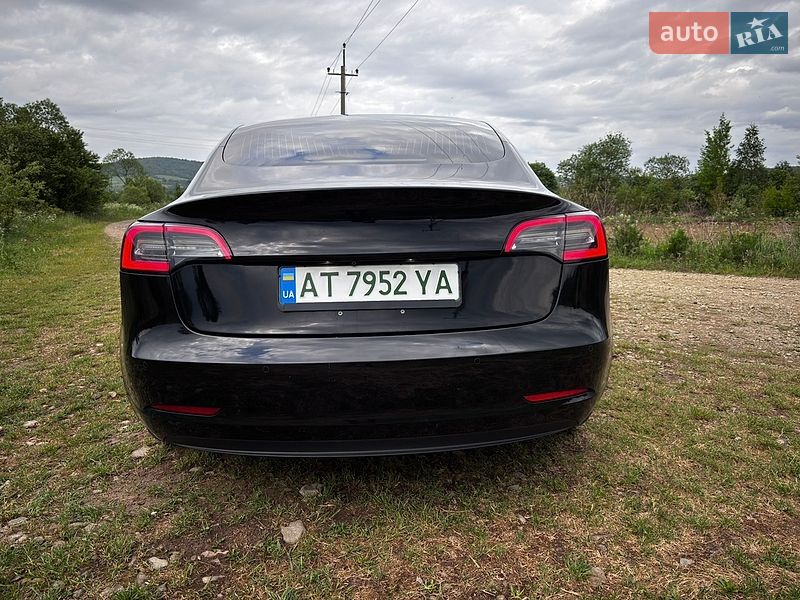 Седан Tesla Model 3 2018 в Долине