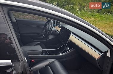 Седан Tesla Model 3 2018 в Долине