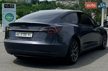 Седан Tesla Model 3 2022 в Дніпрі