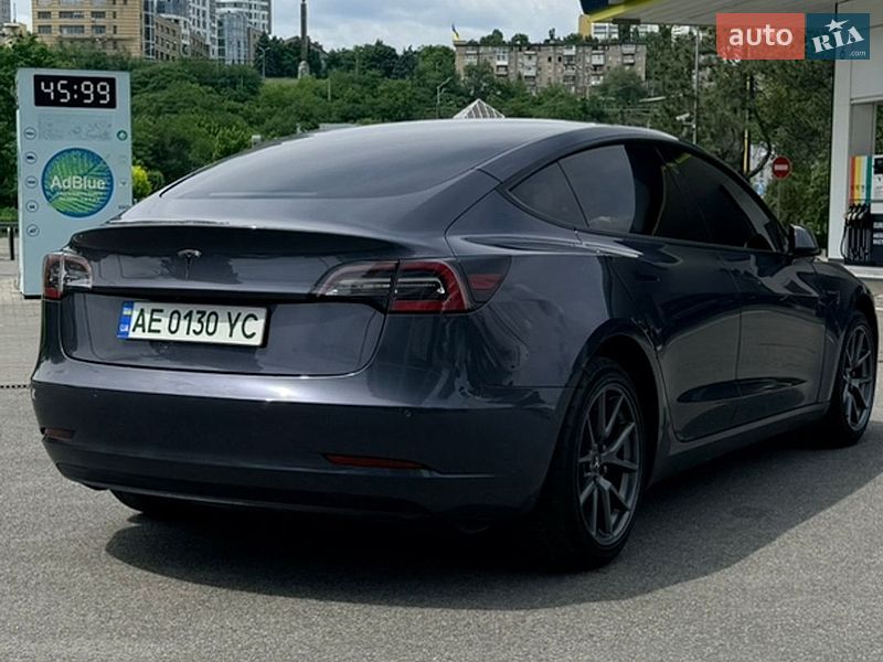 Седан Tesla Model 3 2022 в Дніпрі