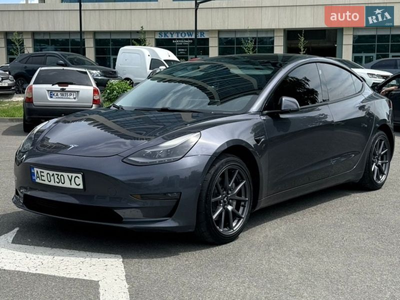 Седан Tesla Model 3 2022 в Дніпрі