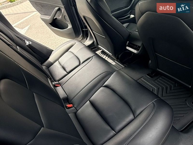 Седан Tesla Model 3 2022 в Дніпрі
