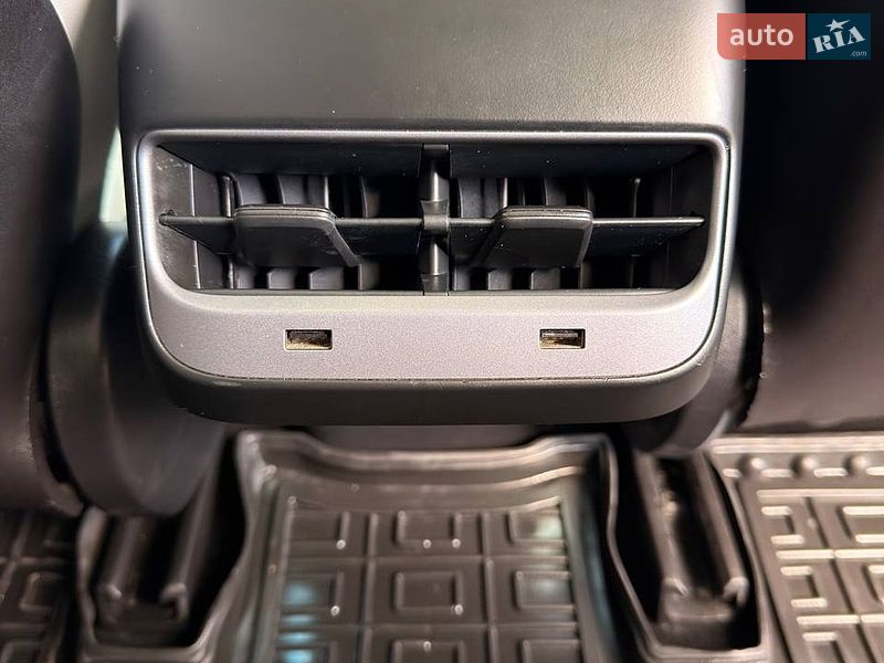 Седан Tesla Model 3 2019 в Харькове